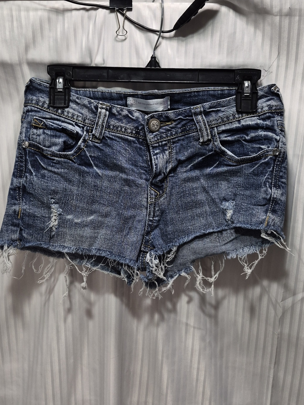 No Boundaries Distressed Denim Cutoff Shorts - Blue Size 7